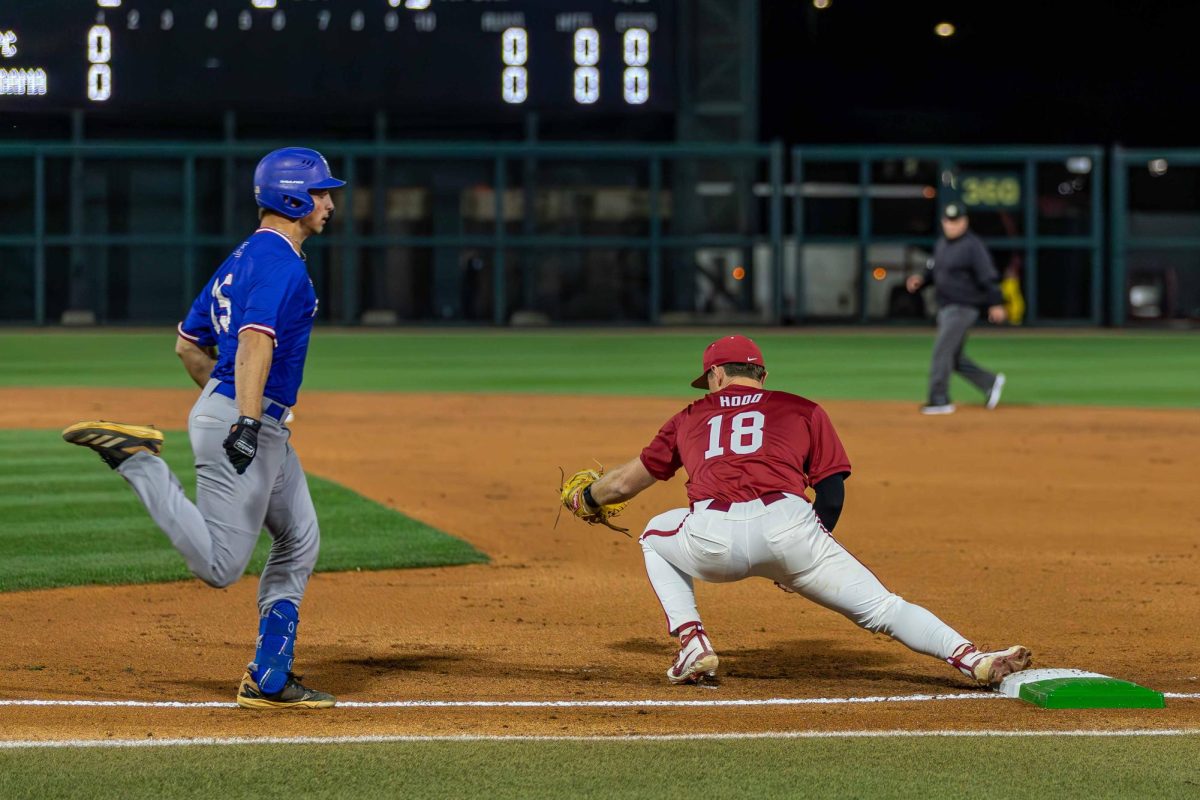 Alabama infielder Will Hodo (#18) 
